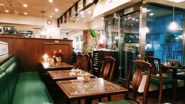 電源 Wifi有 24時間営業 新宿の純喫茶 珈琲貴族エジンバラ は夜中の書き仕事にぴったり てくてくレトロ